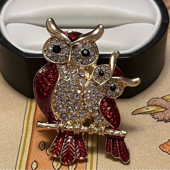 Rhinestone Owl Brooch Pin - Picture 6 of 7